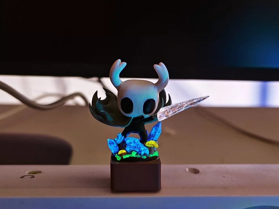 Hollow Knight， Painted standing version, resin material personalized keycaps, UV fluorescent effect