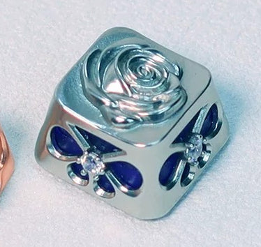 Metal hollow carved rose shaped personalized keycaps, minimalist design mechanical keyboard artistic decoration keycaps