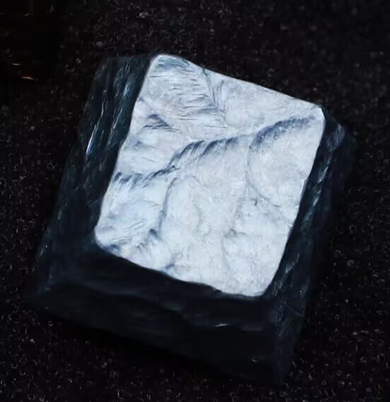 Mountain patterned titanium alloy handmade hammer pattern, mechanical keyboard metal decorative keycaps, keyboard personalized keycaps