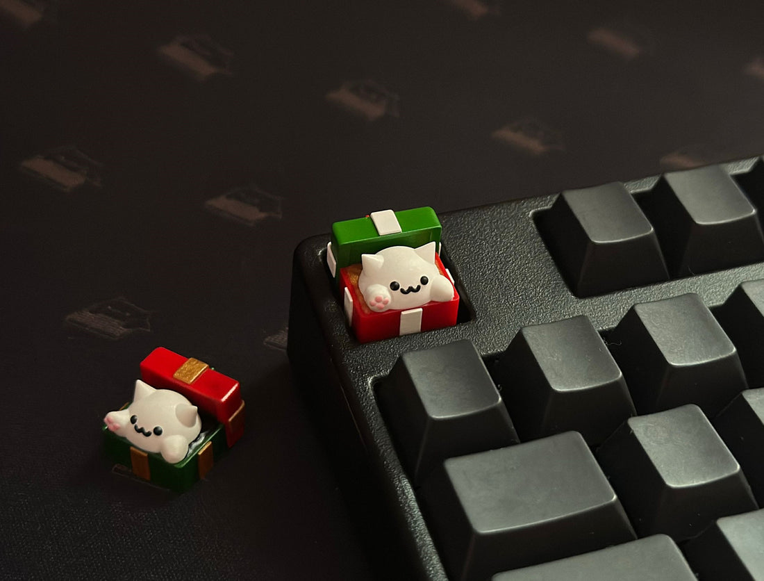 Gift kitten, multi-color resin molded personalized keycaps, artisankeycaps, Keyboard decoration keycaps