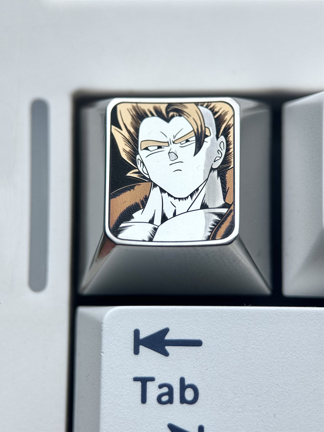 Dragon Ball Super Saiyan, 1U titanium alloy precision carved personalized keycaps, anime and game culture creative metal carved keycaps