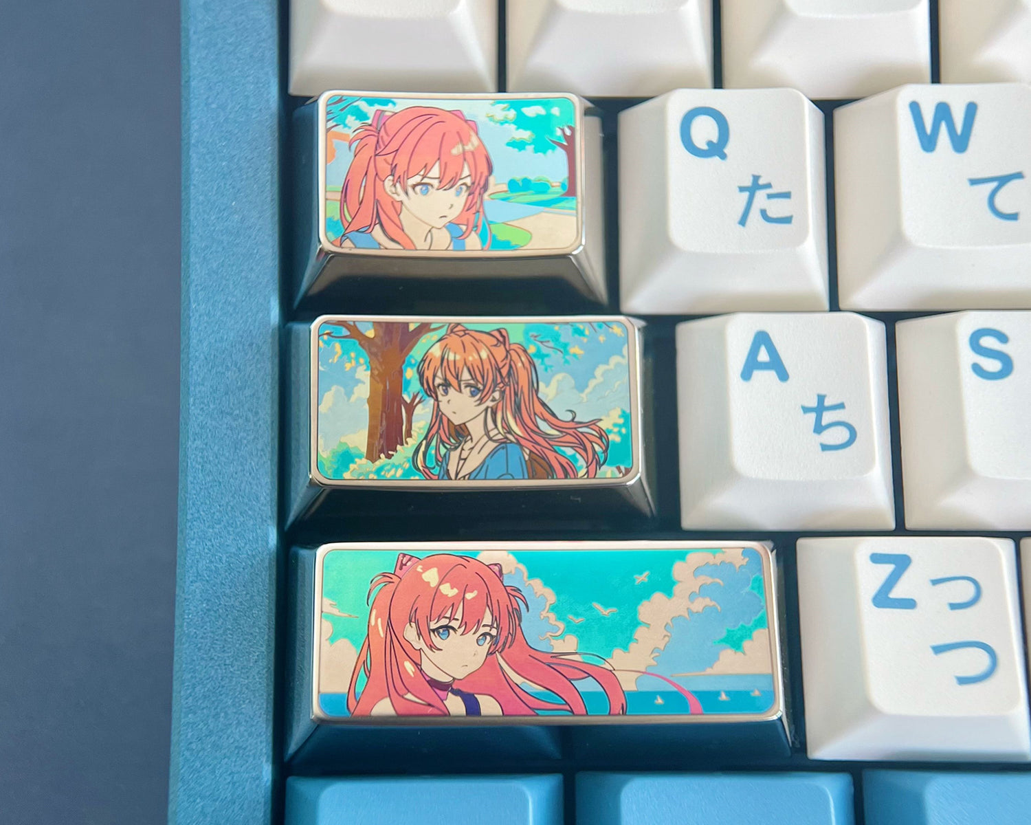 Asuka has a set of left large key positions, titanium alloy carved personalized keycaps, and decorative keycaps.