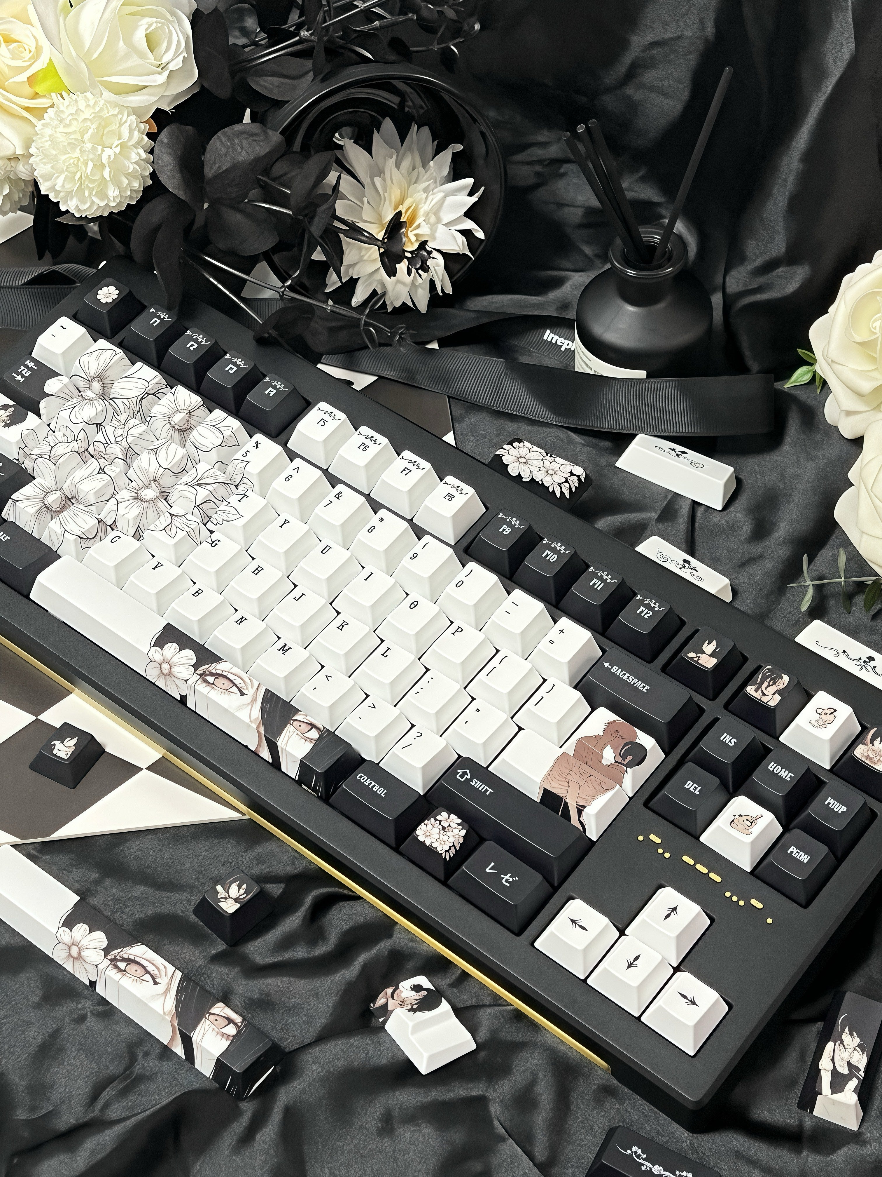 Chainsaw Man, Reze Theme Keycap Two dimensional Anime Peripheral Mechanical Keycap PBT Five sided Heat Sublimation Personalized Keycap Set