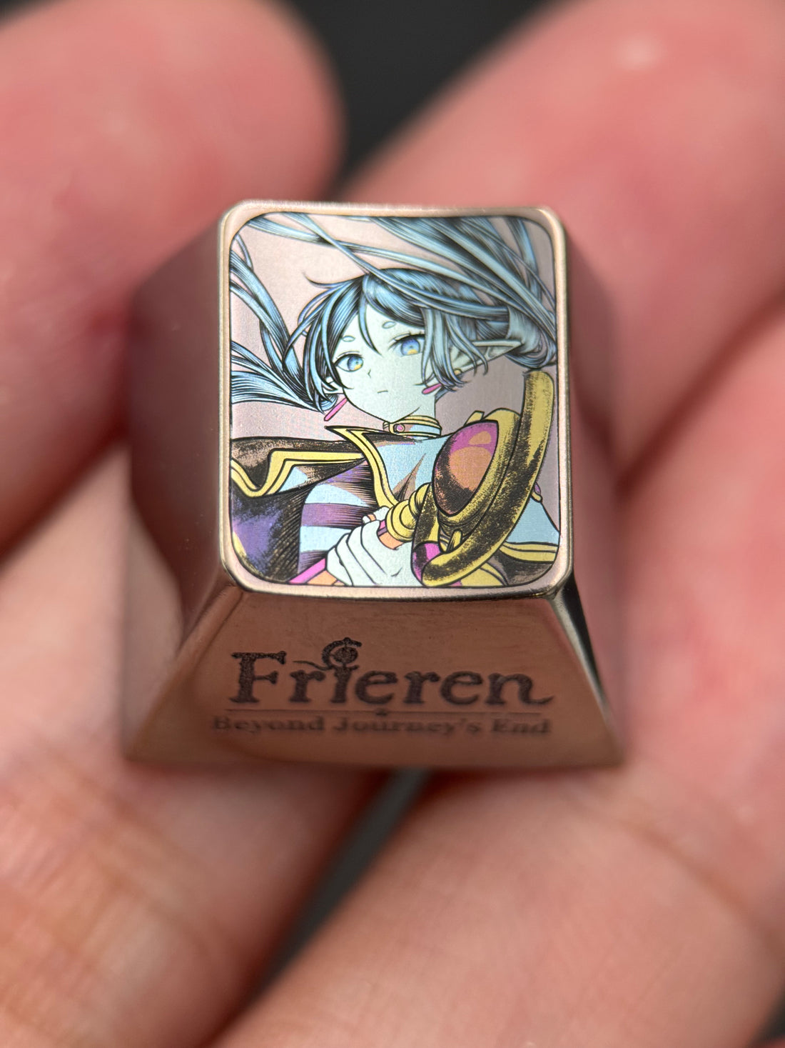 Frieren， Hand carved 1U titanium alloy, colored titanium oxide coloring, metal keycaps for anime and gaming peripherals