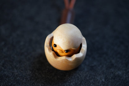 Solid wood relief stress button toys for hatching chicks, mechanical switch toys, wooden press toys, and creative products for keyboard peripherals.