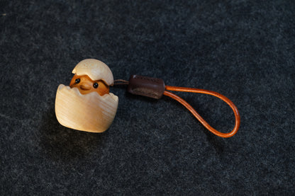 Solid wood relief stress button toys for hatching chicks, mechanical switch toys, wooden press toys, and creative products for keyboard peripherals.