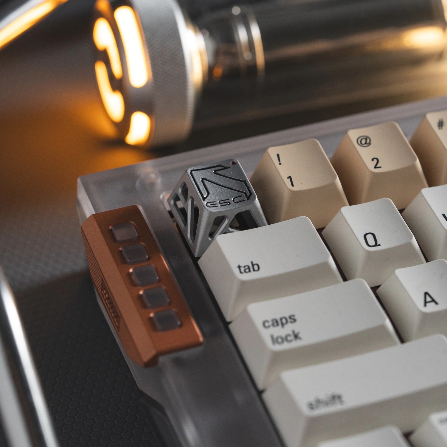 Hollow aluminum alloy CNC, enter key+space key+ESC key set, simple and unique design with personalized keycaps