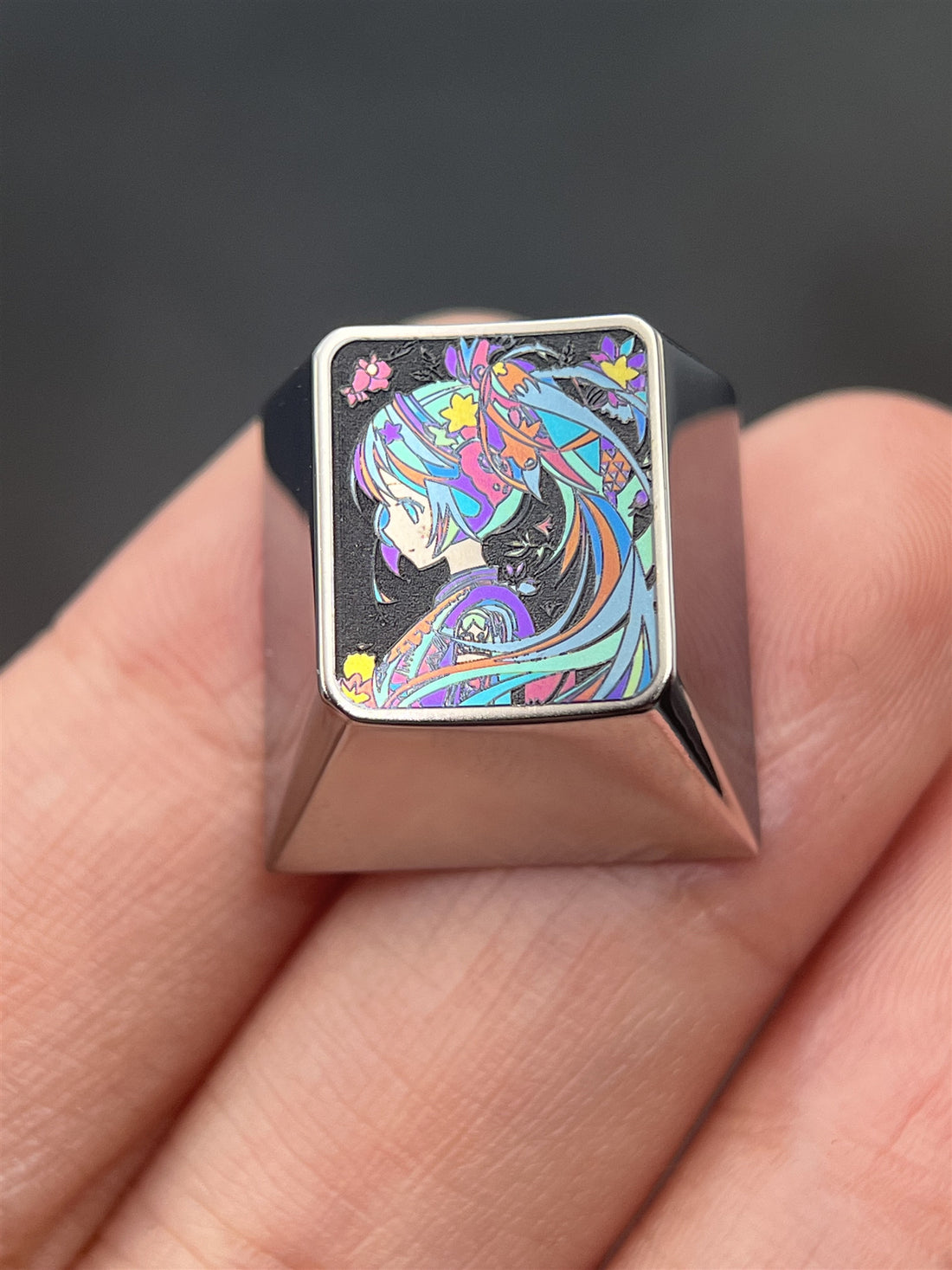 Hatsune Miku, titanium alloy color, 1U metal personality keycap, animation game music character decoration keycap
