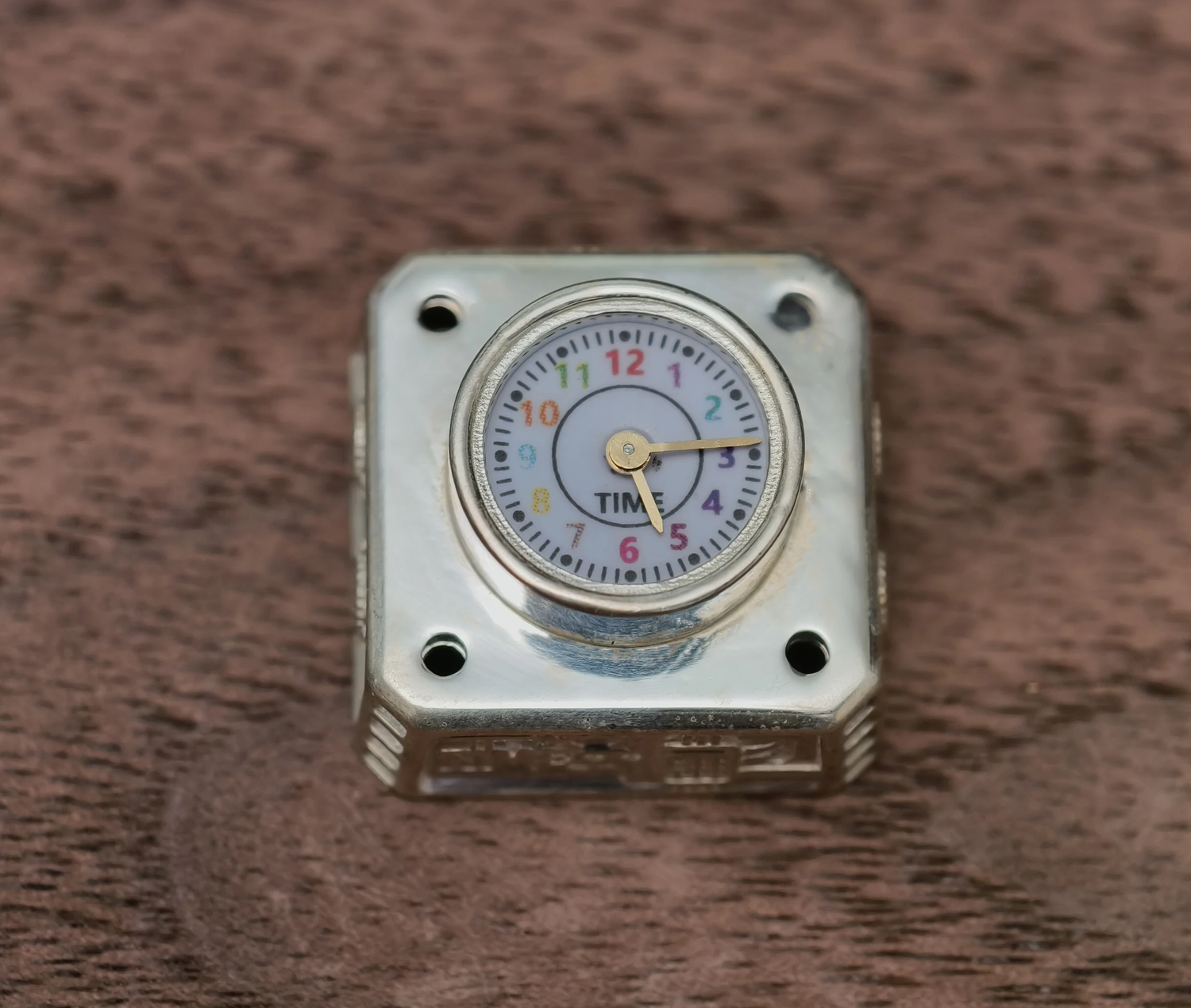 Time in Wonders， Pure silver material metal personalized keycap, quartz clock dial can work normally, creative art decoration keycap
