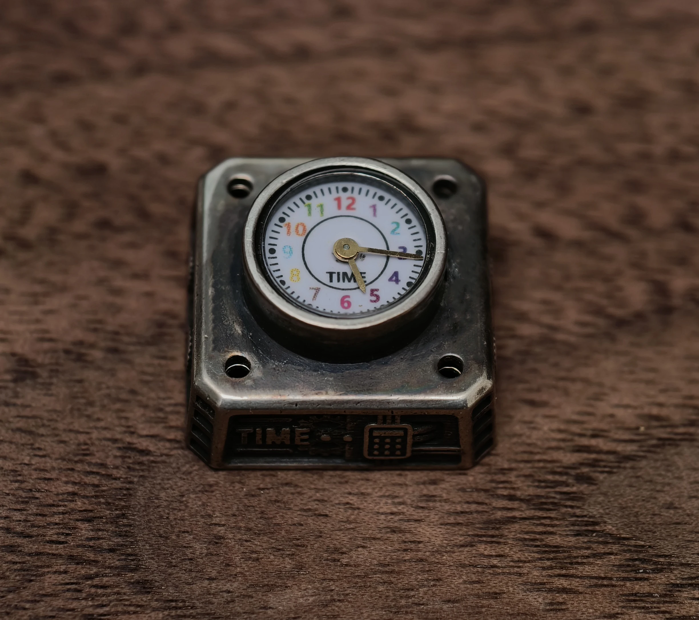 Time in Wonders， Pure silver material metal personalized keycap, quartz clock dial can work normally, creative art decoration keycap