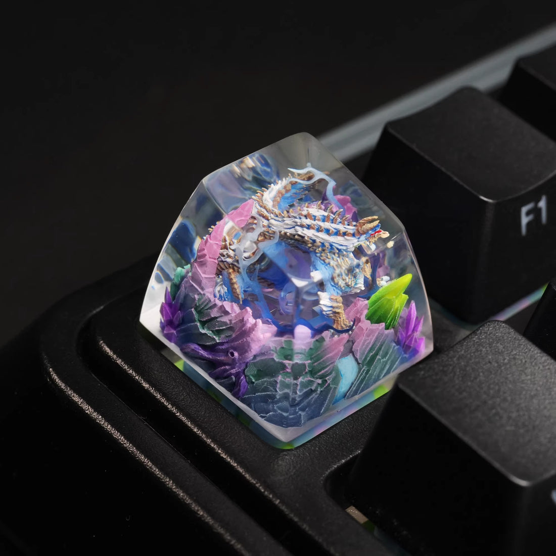 Monster Hunter, Zinogre, 1U Crystal Resin molded personalized keycaps, handcrafted keycaps decorated by artisans