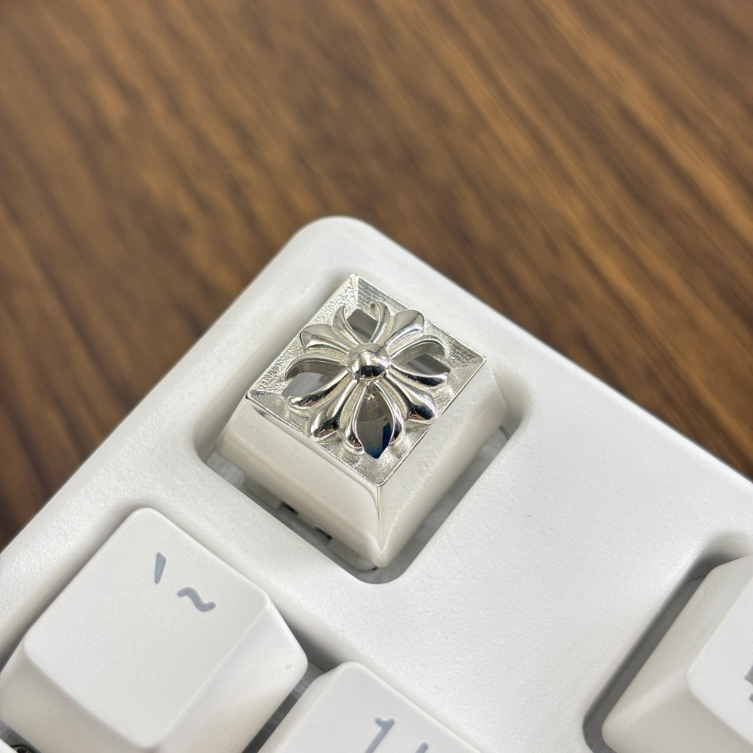 Chrome Hearts style, full keyboard key positions, 925 sterling silver custom trendy cultural keycaps, fashionable and personalized artistic decorative keycaps.