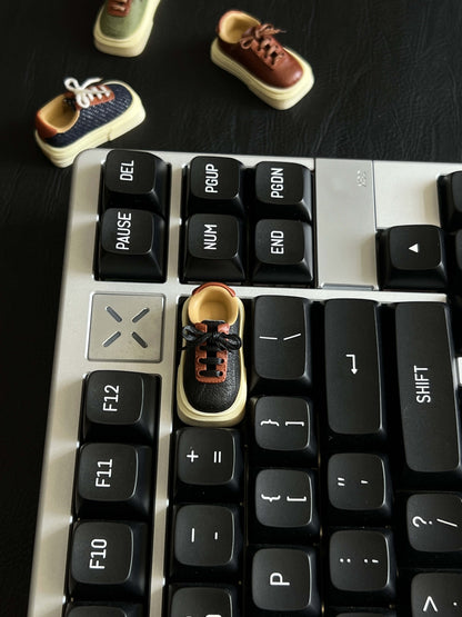 Genuine leather small leather shoes with personalized keycaps 2U, retro creative mechanical keyboard keycaps, genuine leather artistic handmade keycaps