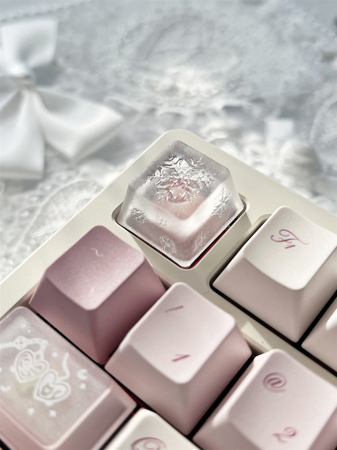 Winter, ice flowers, snowflakes, first snow, fog transparent, cute, drip glue personalized keycaps