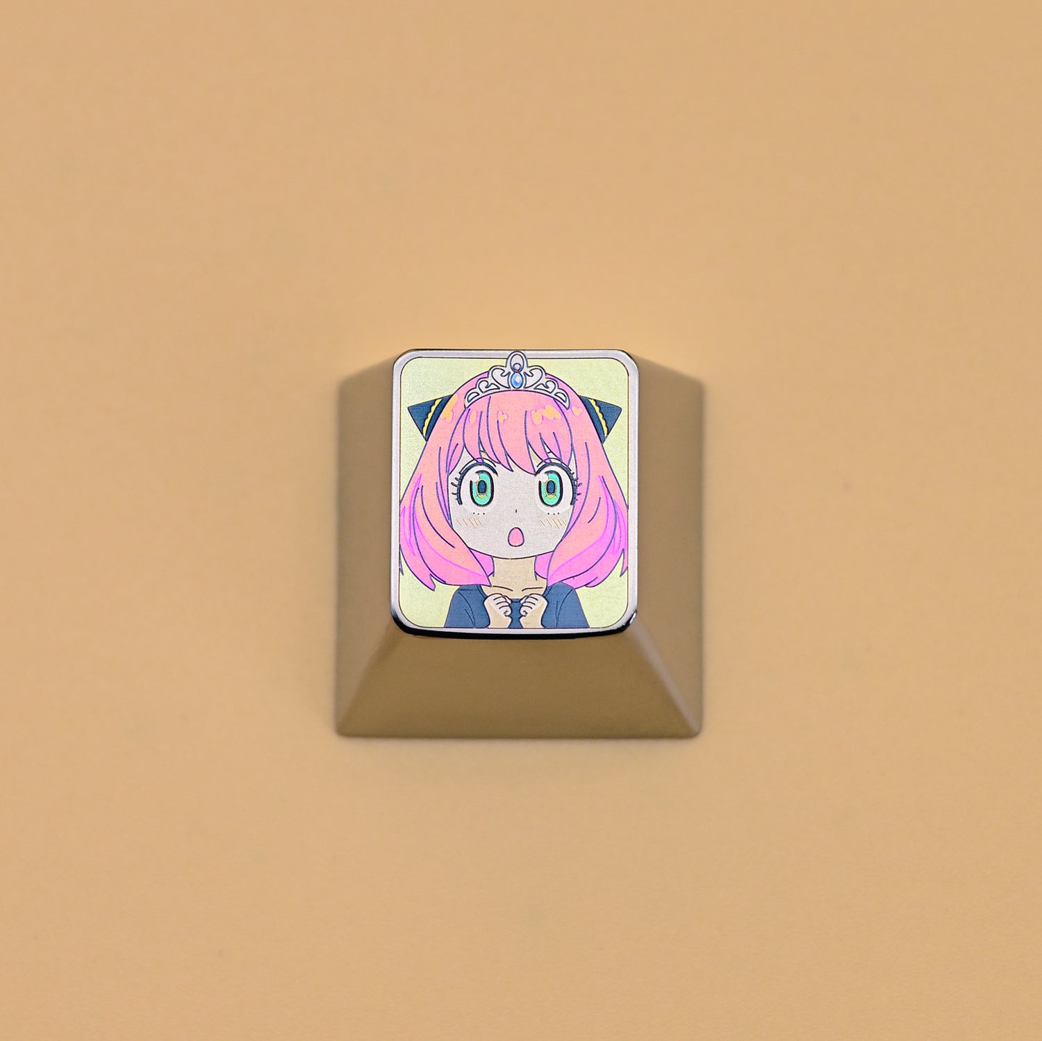 Anya wearing a crown, 1U titanium alloy personalized keycap, anime and game character keycap