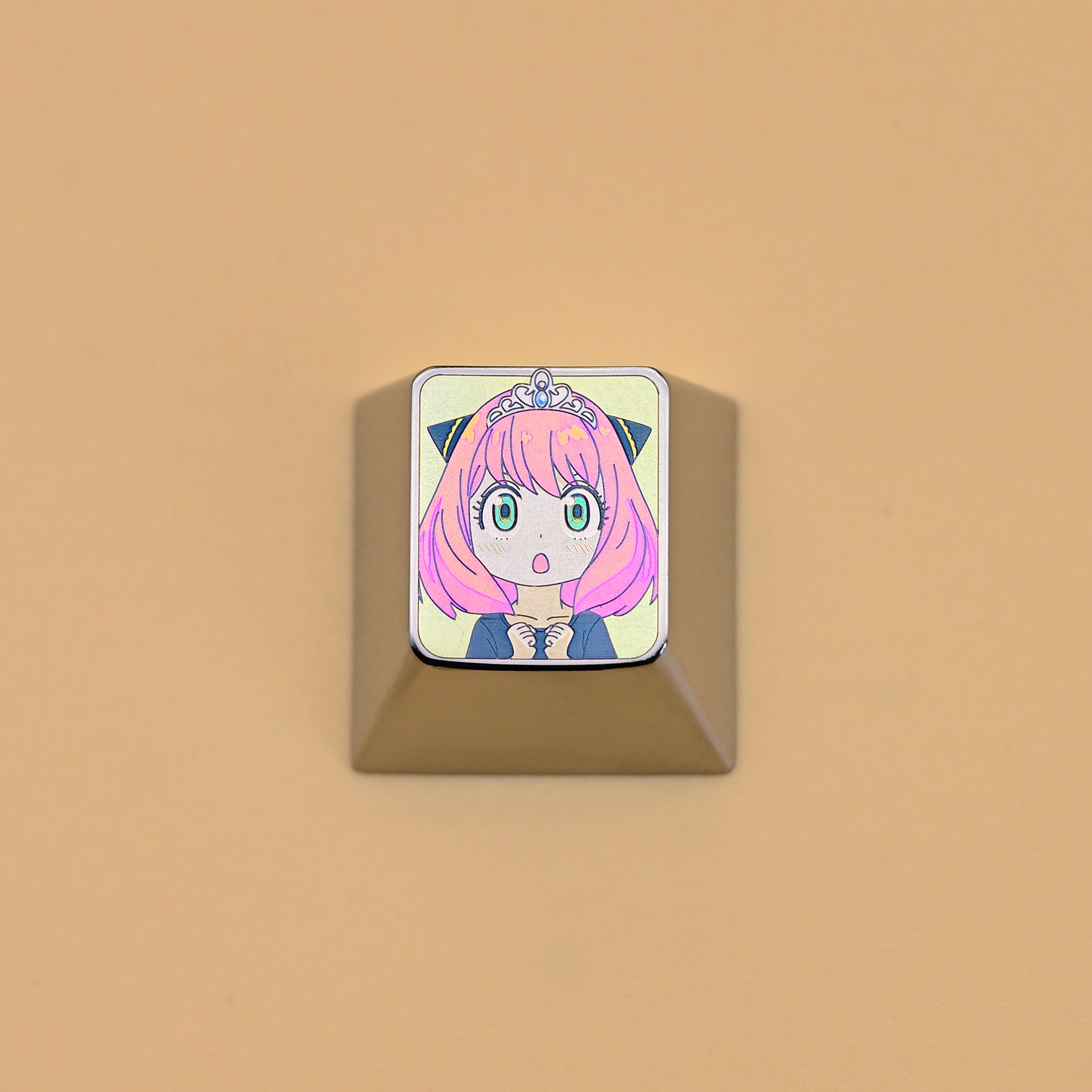Anya wearing a crown, 1U titanium alloy personalized keycap, anime and game character keycap