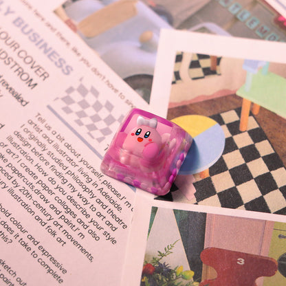 Kirby, Crystal drops of glue material encapsulated resin personalized keycaps, anime, gaming, cultural and creative handmade keycaps