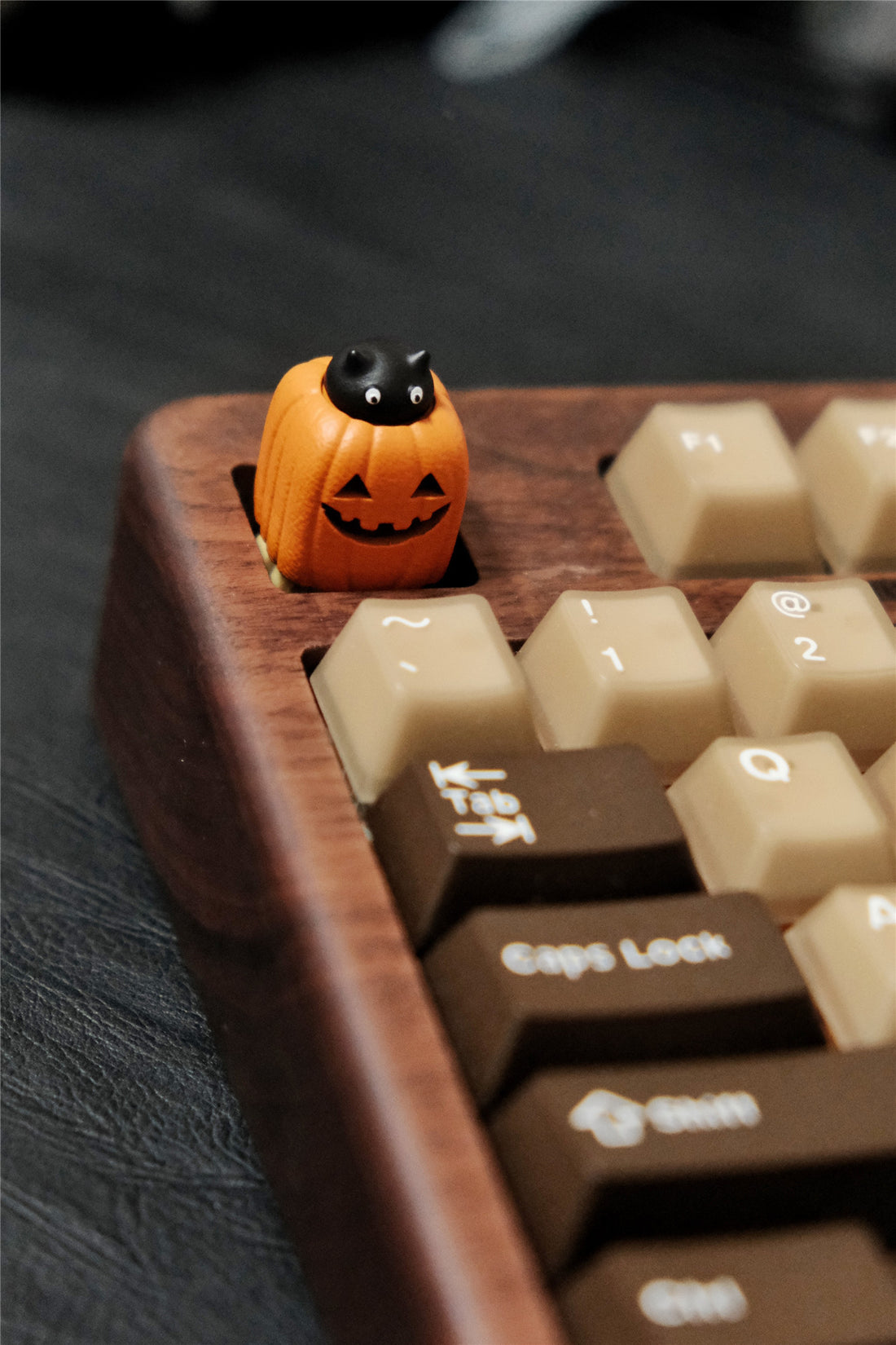 Halloween pumpkin lantern translucent personalized keycap mechanical keyboard creative translucent decorative keyboard cap