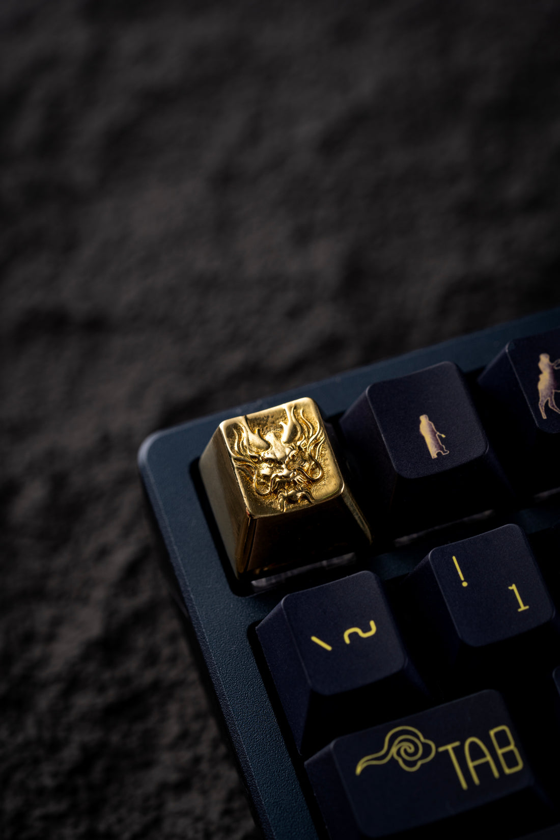 Creative Pure Copper Dragon Totem Retro Personalized National Style Metal Keycap Mechanical Keyboard Cross Axis Universal Key