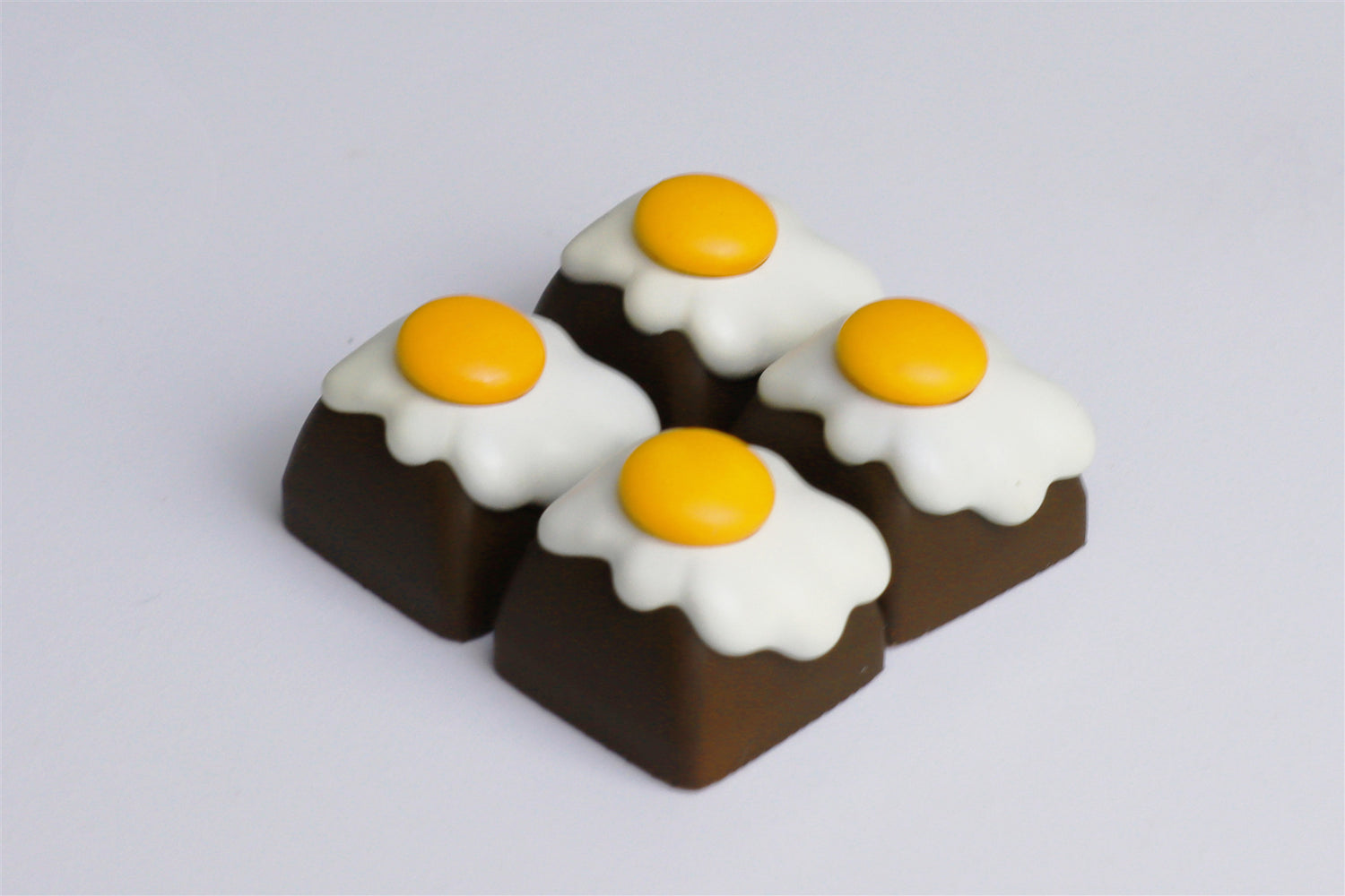 Fried egg shaped personalized keycaps, resin artistic creative keycaps, mechanical keyboard decorative keycaps.