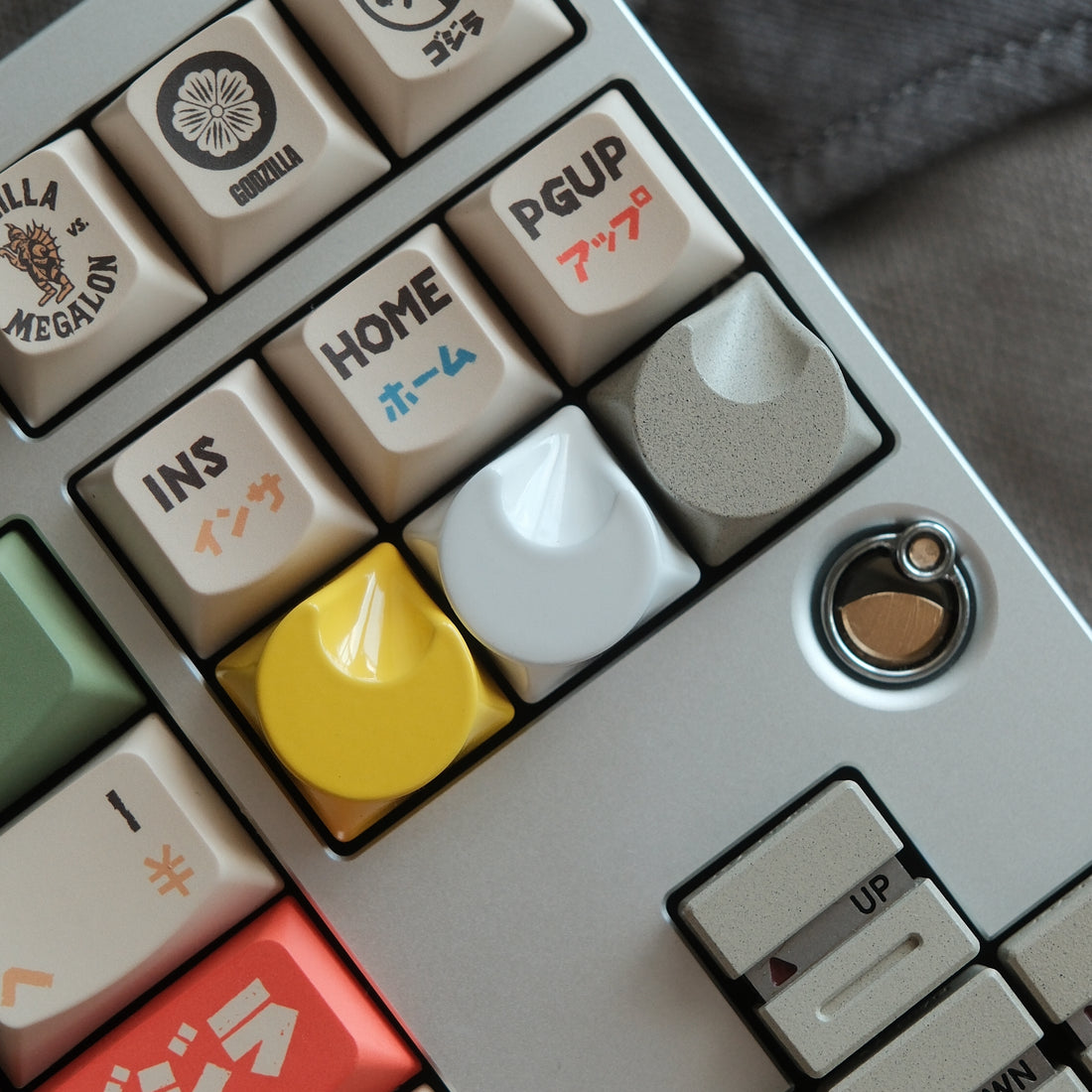 Minimalist Moon Metal Keycaps, Personalized Minimalist Keycaps, CNC Single Keycaps, Original Factory R4 1u Mechanical Keyboard, ESC Keycaps