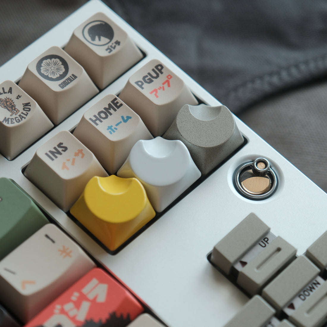 Minimalist Moon Metal Keycaps, Personalized Minimalist Keycaps, CNC Single Keycaps, Original Factory R4 1u Mechanical Keyboard, ESC Keycaps