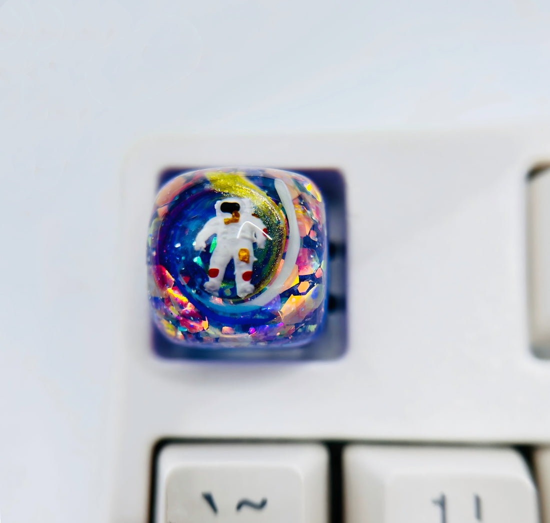 Drip glue colored astronaut, resin personalized keycaps, mechanical keyboard decorative keycaps