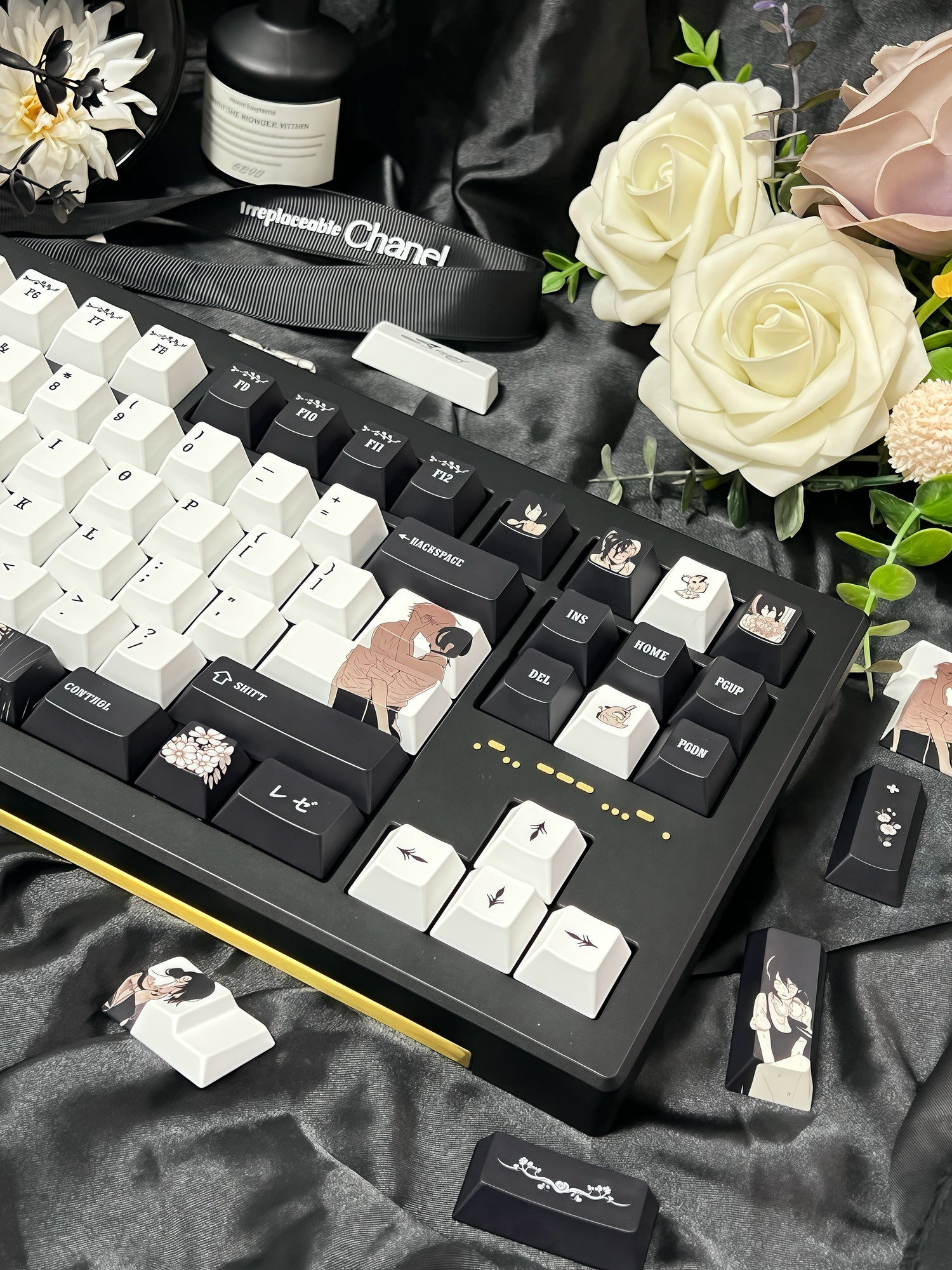 Chainsaw Man, Reze Theme Keycap Two dimensional Anime Peripheral Mechanical Keycap PBT Five sided Heat Sublimation Personalized Keycap Set