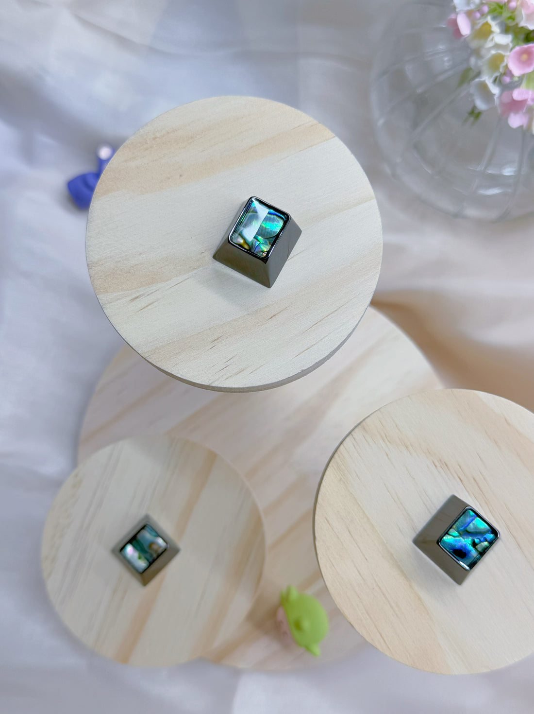 Shell keycaps Aurora color original factory R4 metal shell keycaps, personalized keycaps, decorative colorful creative keycaps
