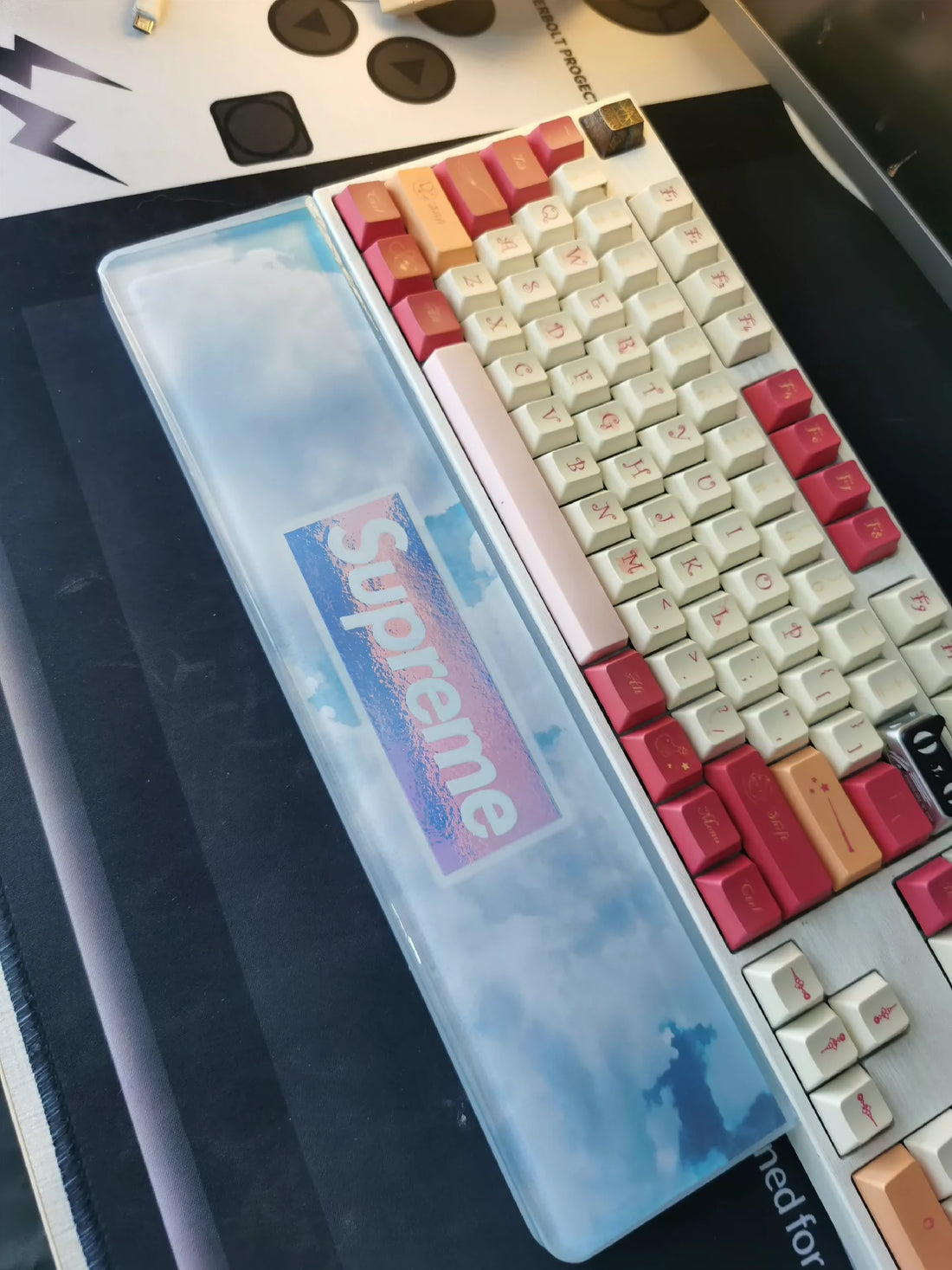 supreme,Keyboard holder, Handmade custom resin hand support, keyboard accessories