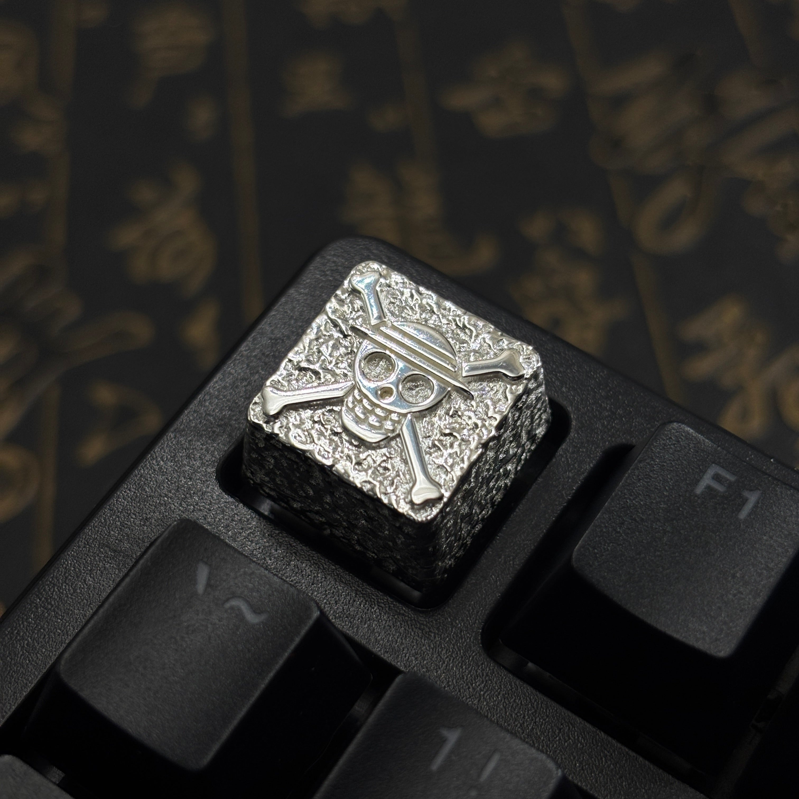 One Piece, grass hat Luffy logo, pure copper personalized keycaps, mechanical keyboard metal decorative keycaps