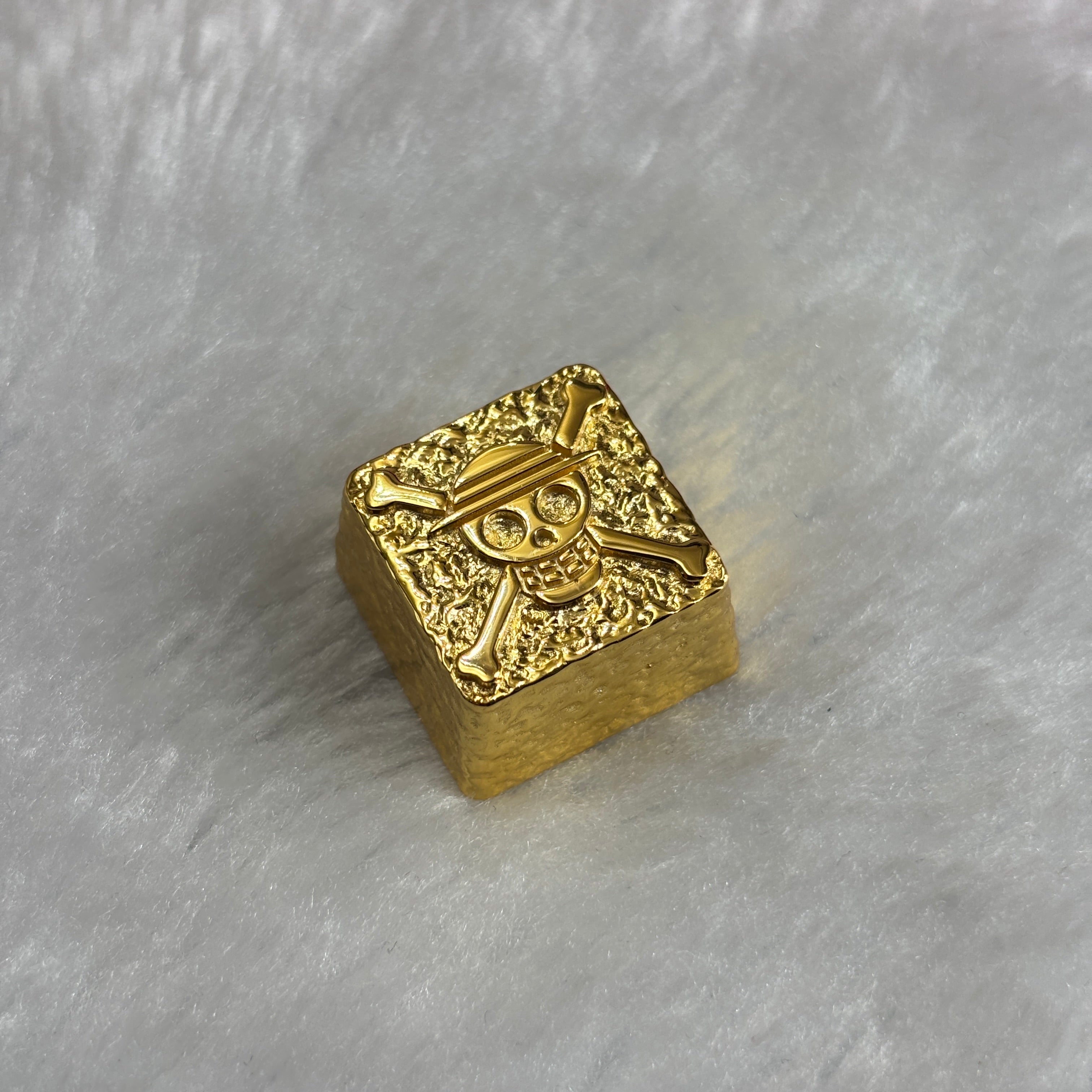 One Piece, grass hat Luffy logo, pure copper personalized keycaps, mechanical keyboard metal decorative keycaps