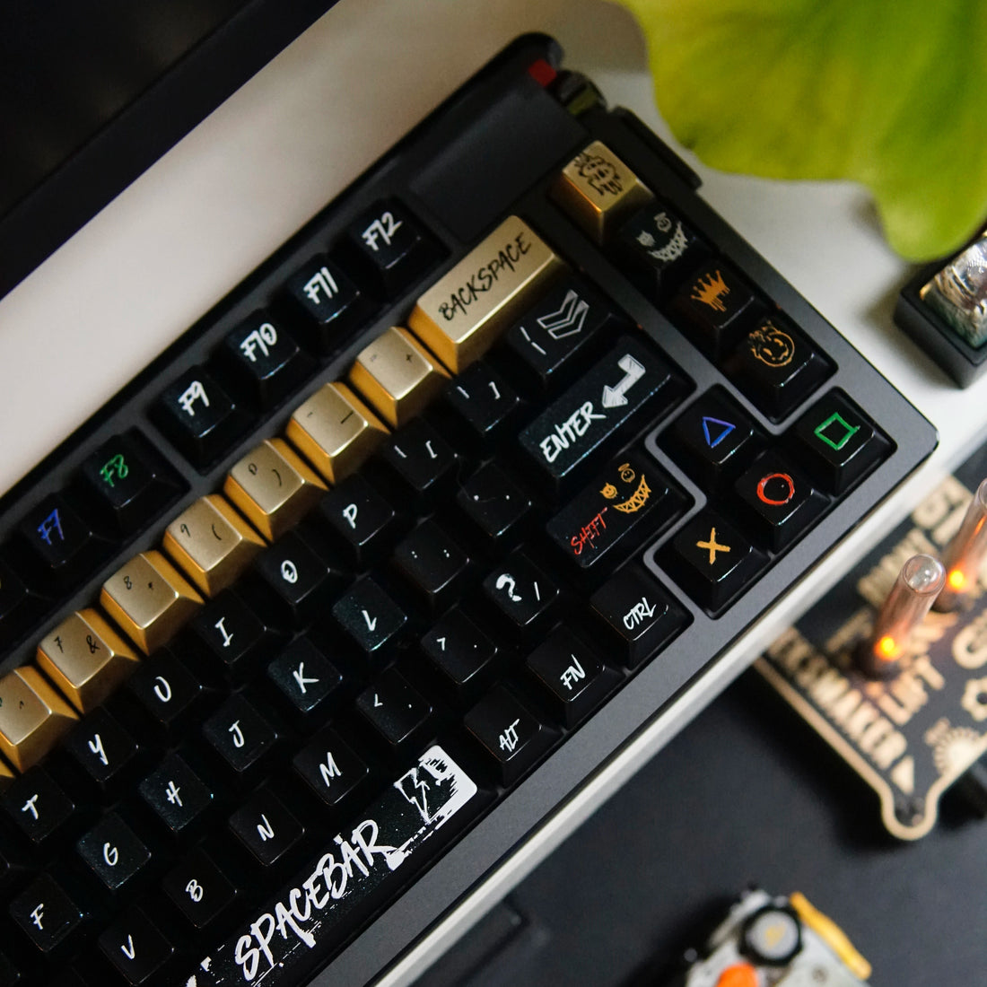 Original graffiti themed metal keycaps with factory made high zinc alloy material and multiple specifications to choose from.