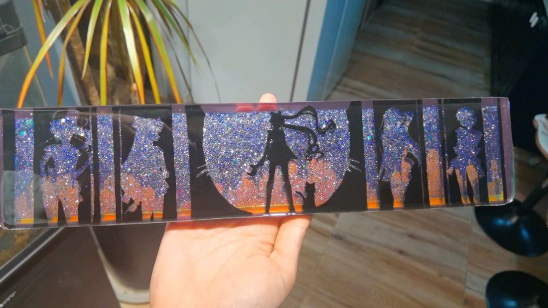 Sailor Moon keyboard holder, simple shadow luminous effect, keyboard resin holder, palm holder, keyboard peripheral accessories