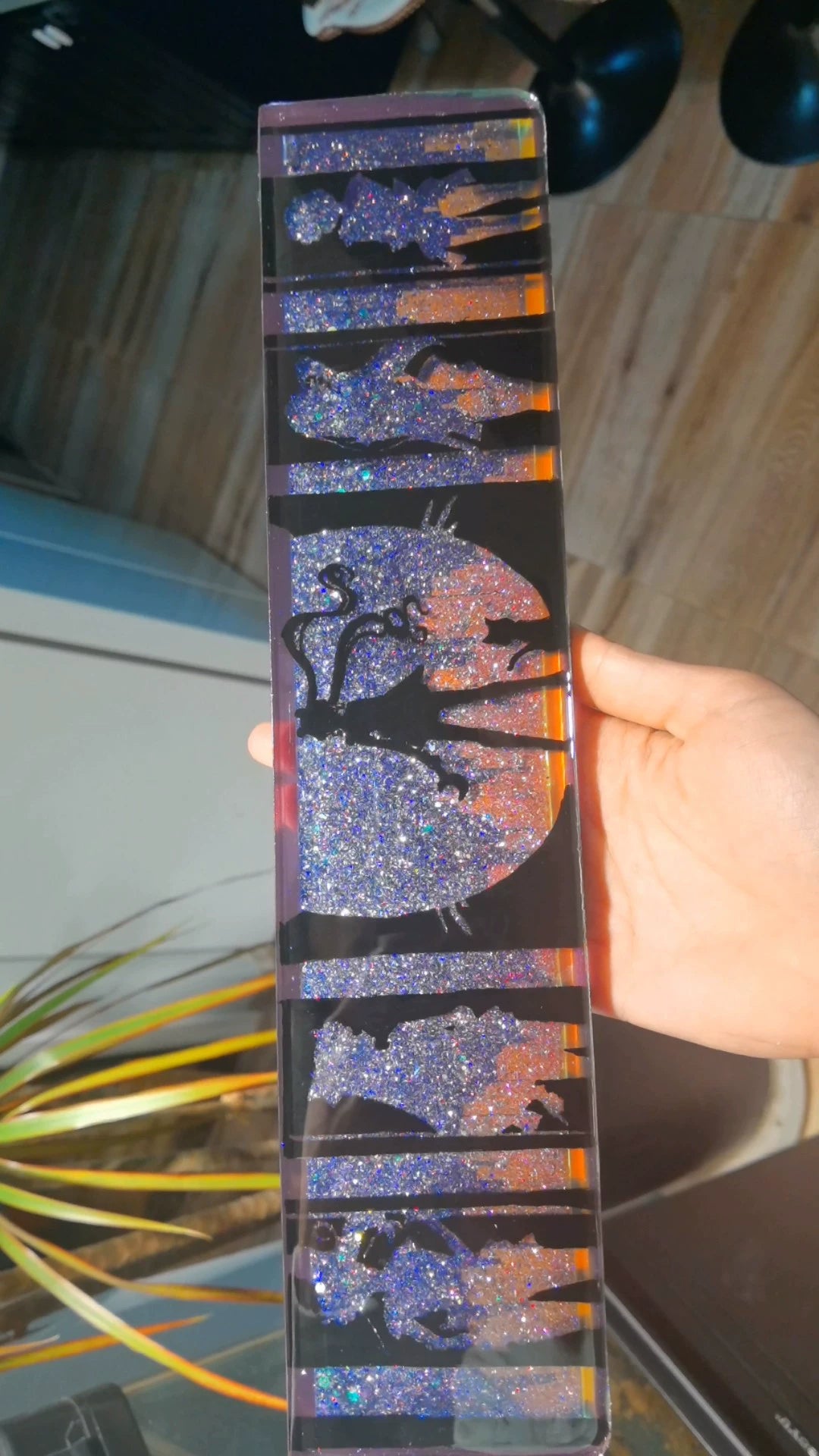 Sailor Moon keyboard holder, simple shadow luminous effect, keyboard resin holder, palm holder, keyboard peripheral accessories