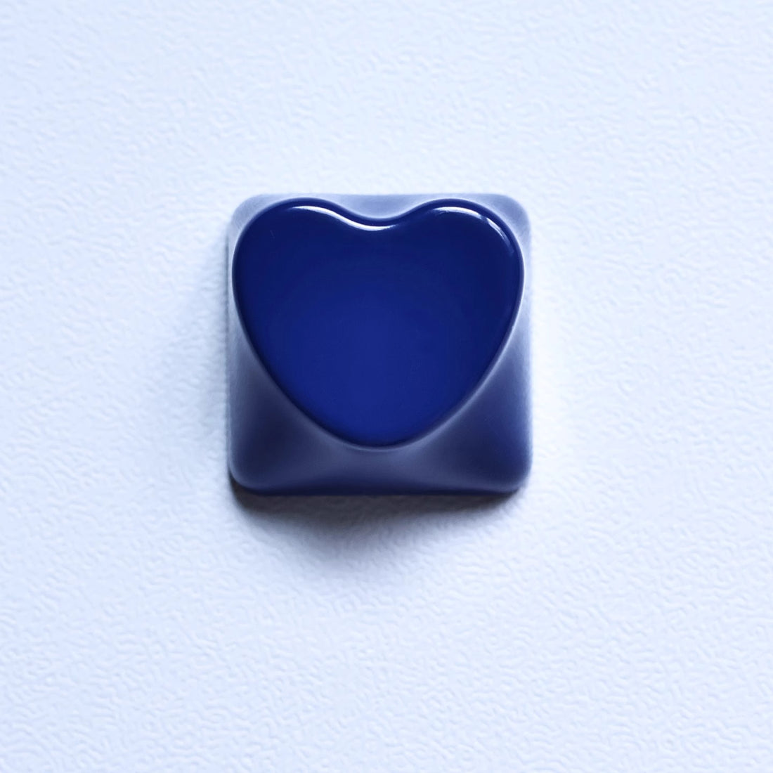 Love aluminum alloy keycaps, metal shaped personalized keycaps, metal baked paint, CNC machining, customized mechanical keyboard decoration keycaps