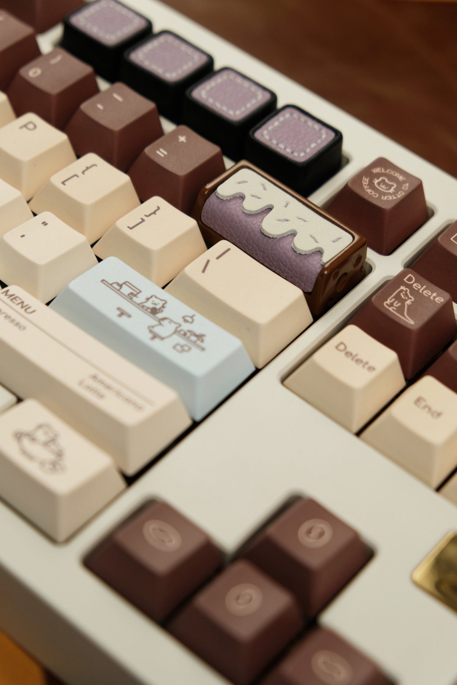 Delicious cake, 2U leather+resin personalized keycaps, mechanical keyboard decorative keycaps, food art creative keycaps