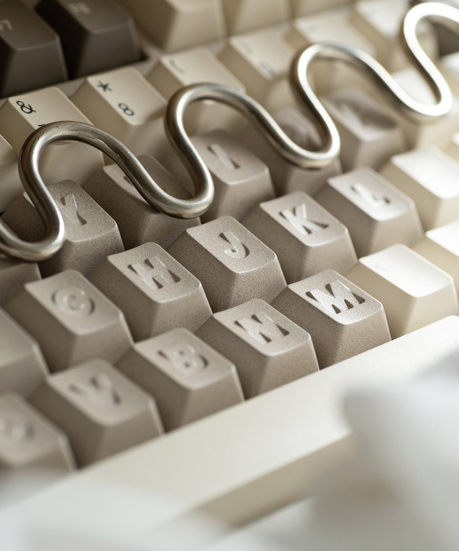 ROTOR mirror inspired aluminum alloy letter keycap set with 27 CNC machined anodized customized personalized keycap letter sets