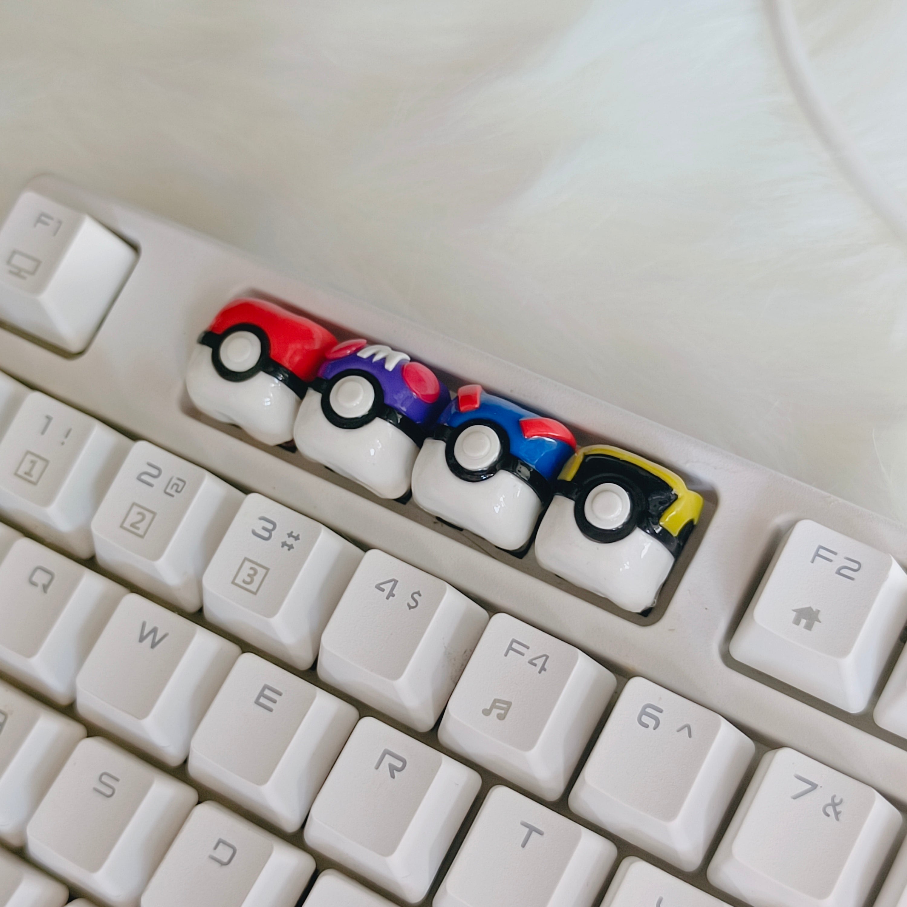 Pok é Ball, POLYMER CLAY material handmade 1U personalized keycap. Anime game props, peripheral culture, creative keycaps