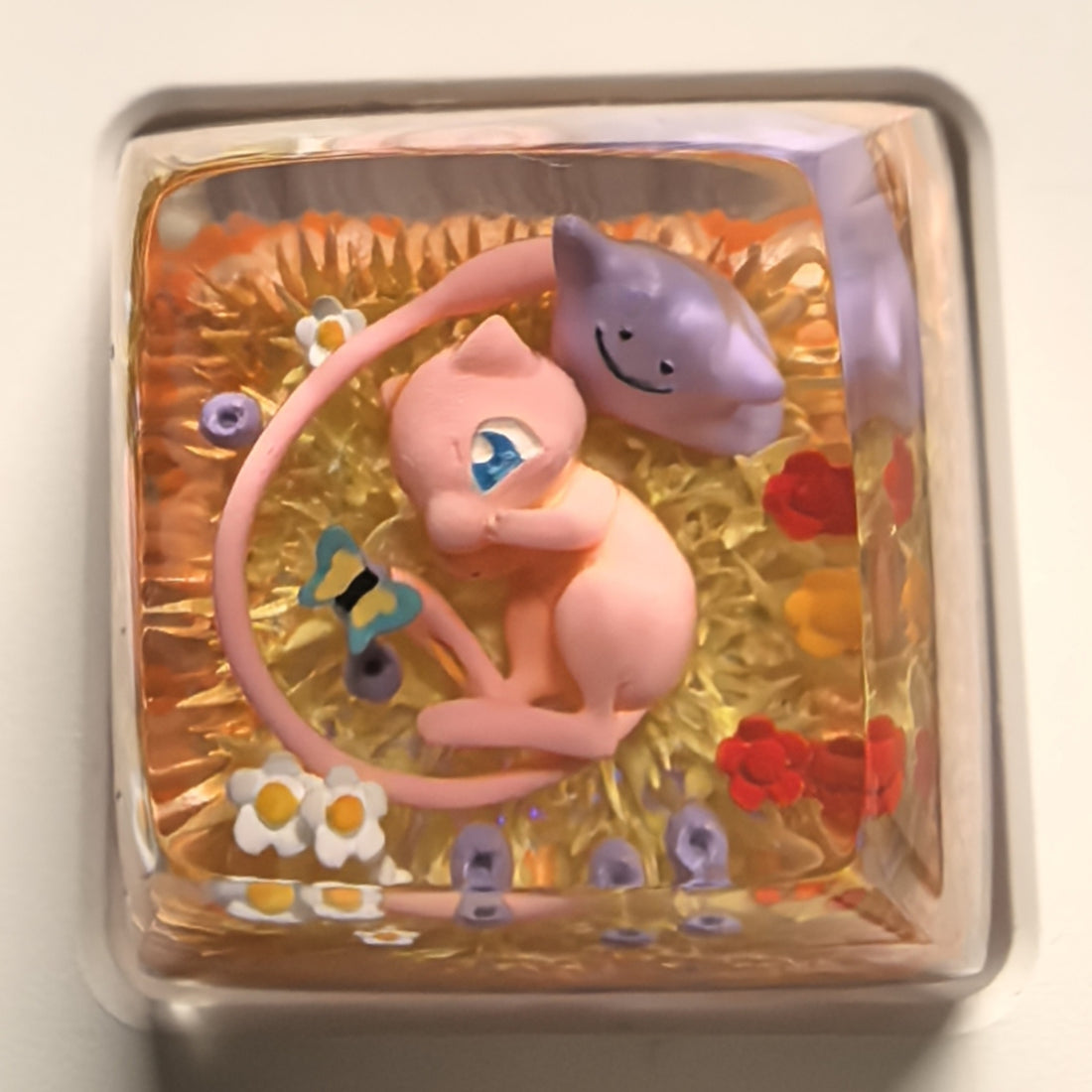 Pok é mon, Mew, Crystal drops of glue material keycaps, creative and personalized keycaps for anime and games