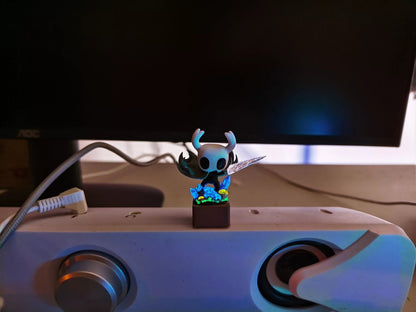 Hollow Knight， Painted standing version, resin material personalized keycaps, UV fluorescent effect