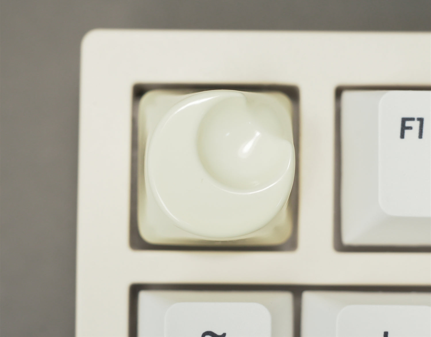 Metal spray simple and personalized keycaps, 1U geometric decorative keycaps, artistic keycaps