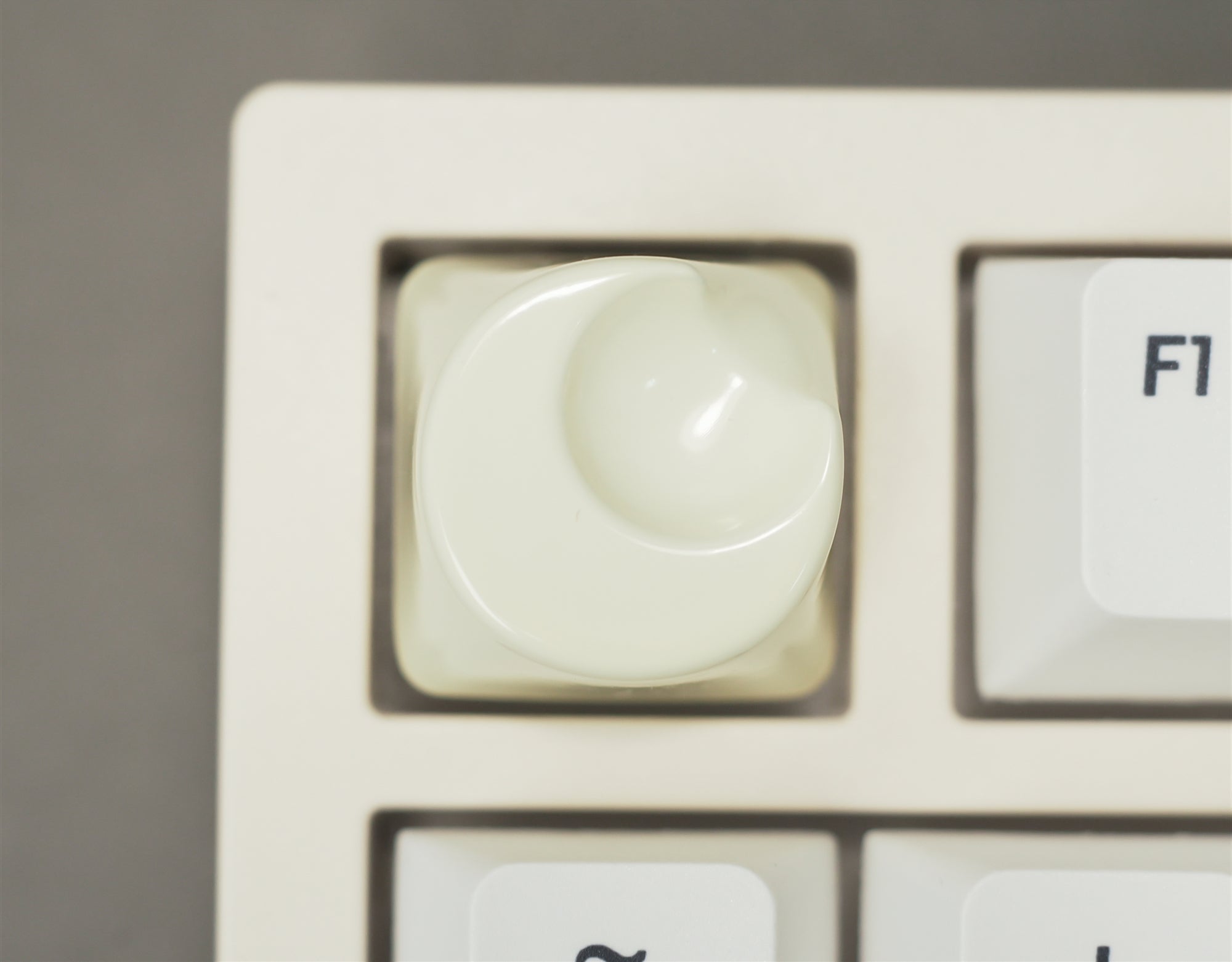 Metal spray simple and personalized keycaps, 1U geometric decorative keycaps, artistic keycaps