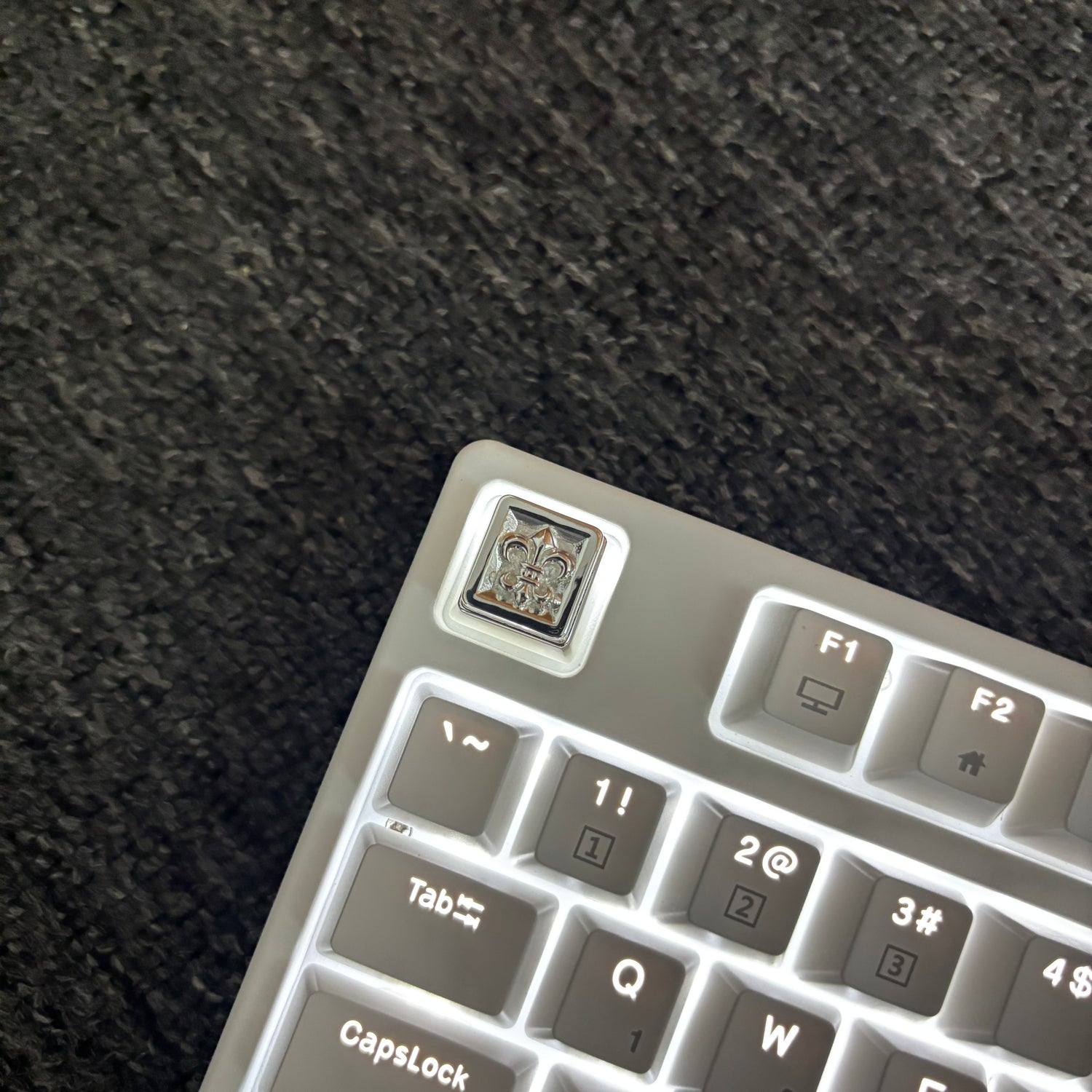 Chrome Hearts style, full keyboard key positions, 925 sterling silver custom trendy cultural keycaps, fashionable and personalized artistic decorative keycaps.