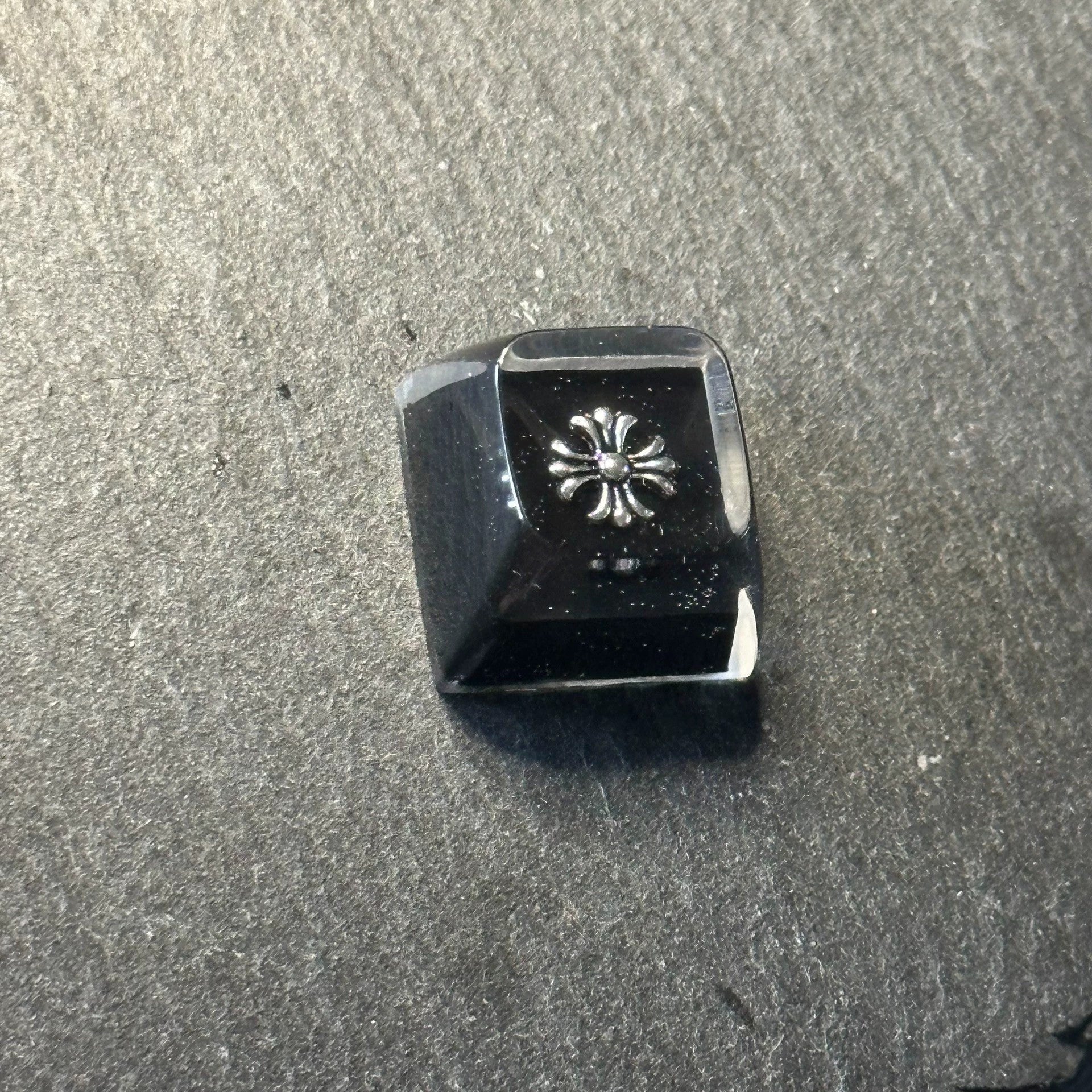Chrome Hearts, Crystal drops of glue series, trendy fashion items, personalized keycaps, handmade keycaps