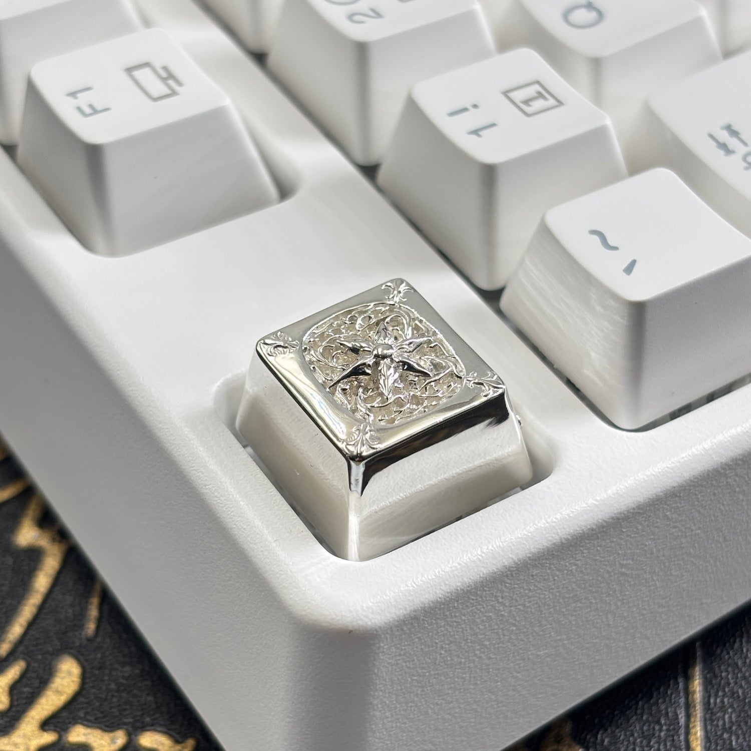 Chrome Hearts style, full keyboard key positions, 925 sterling silver custom trendy cultural keycaps, fashionable and personalized artistic decorative keycaps.