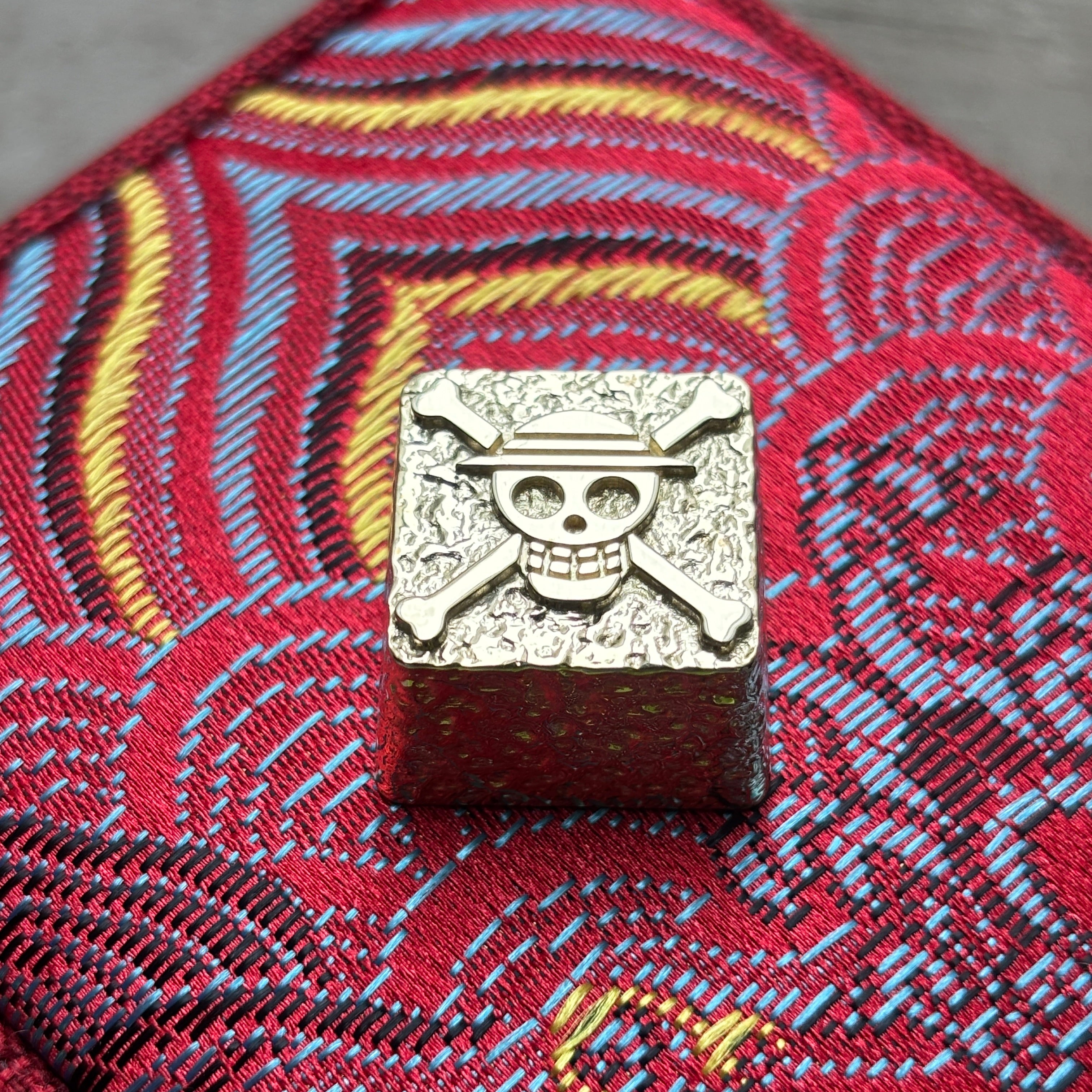 One Piece, grass hat Luffy logo, pure copper personalized keycaps, mechanical keyboard metal decorative keycaps