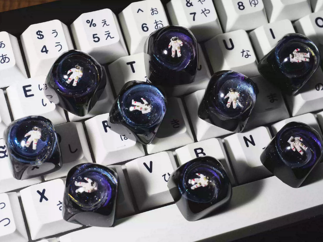 Resin dropper encapsulated astronaut artisankeycaps, mechanical keyboard personalized keycaps