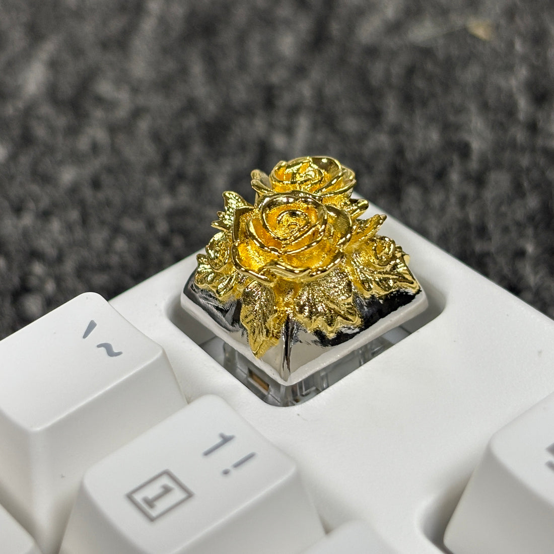 Original pure copper gold-plated rose personalized niche keycaps, personalized keycaps, metal craft jewelry keycaps