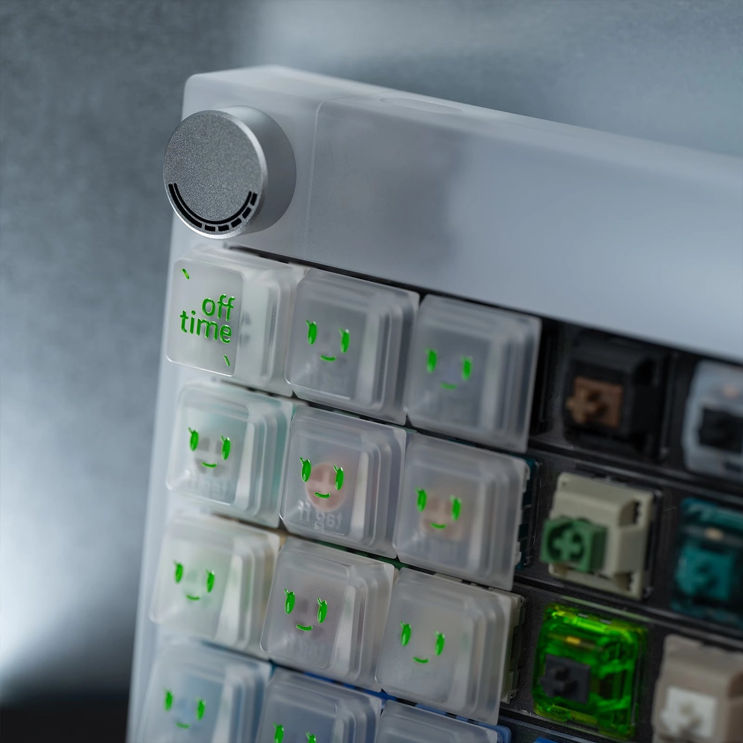 Simple smiley face expression personalized PC metal keycap smiley face customization mechanical keyboard customization keycap